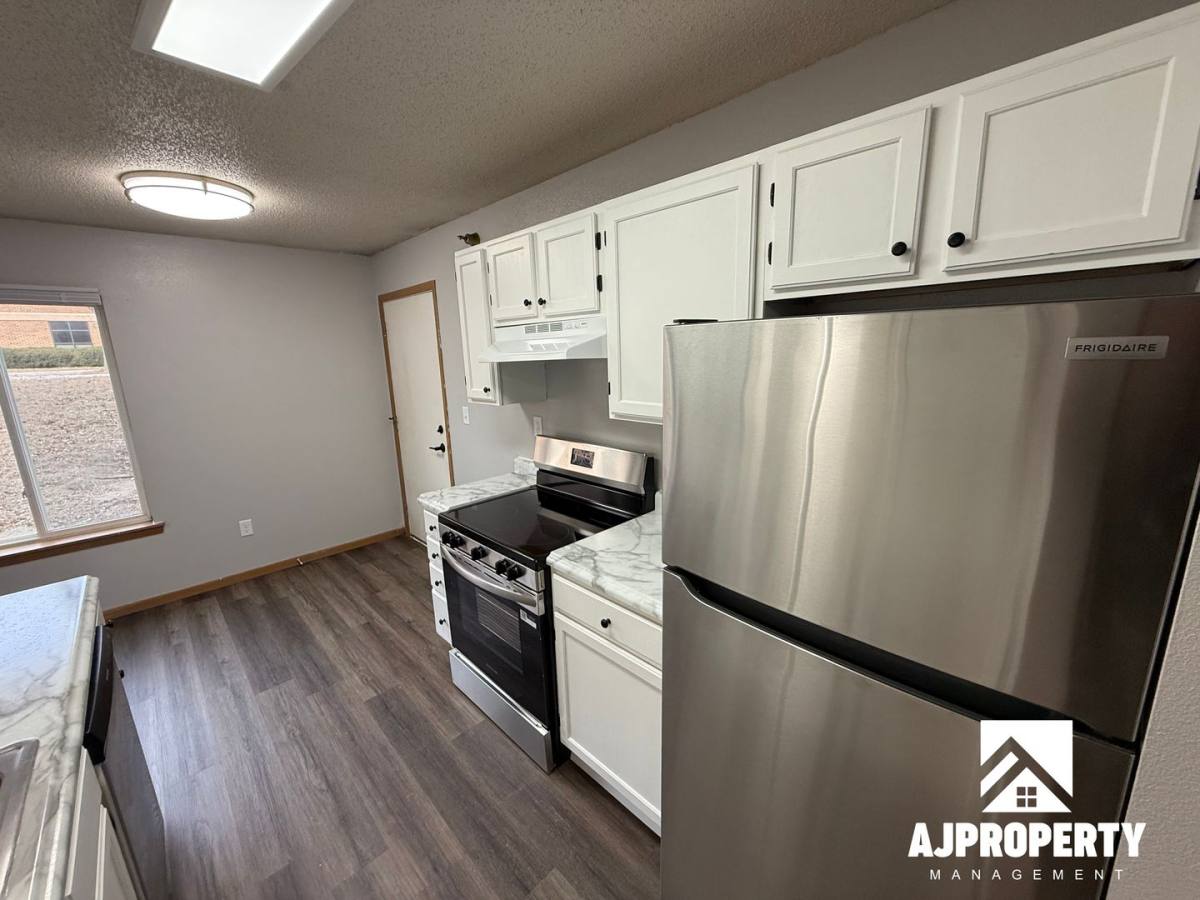 Apartment for rent at 1000 S Summit Ave, Sioux Falls, SD 57105