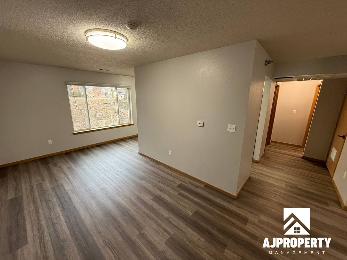 Apartment for rent at 1000 S Summit Ave, Sioux Falls, SD 57105