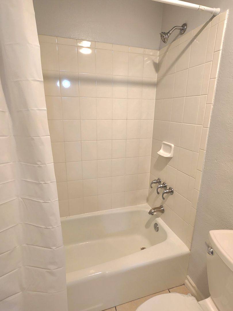 Apartment for rent at 127 S Ave, Los Angeles, CA 90042
