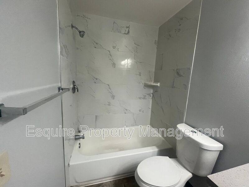 Apartment for rent at 951 Warwick Ave #P3, Thousand Oaks, CA 91360