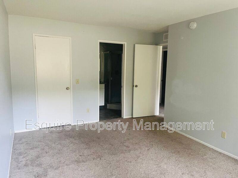 Apartment for rent at 951 Warwick Ave #P3, Thousand Oaks, CA 91360