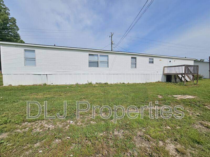 House for rent at 1376 Providence Rd, Sevierville, TN 37876