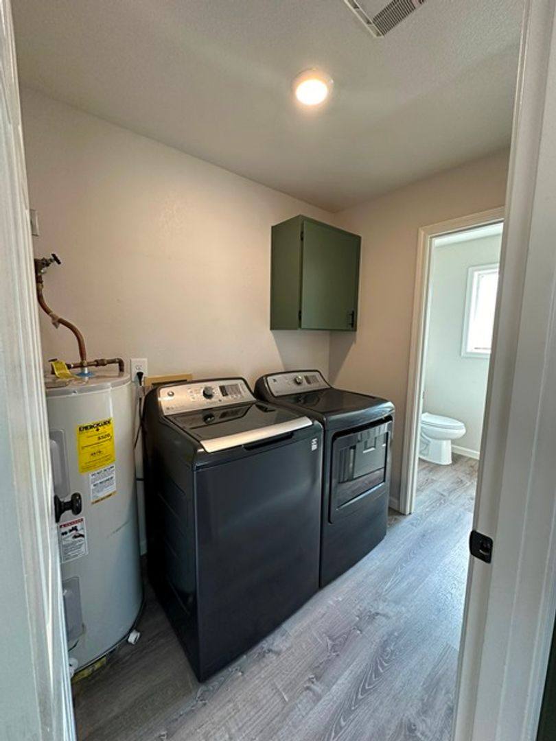 Townhouse for rent at 1716 Lakeview Ave, Klamath Falls, OR 97601