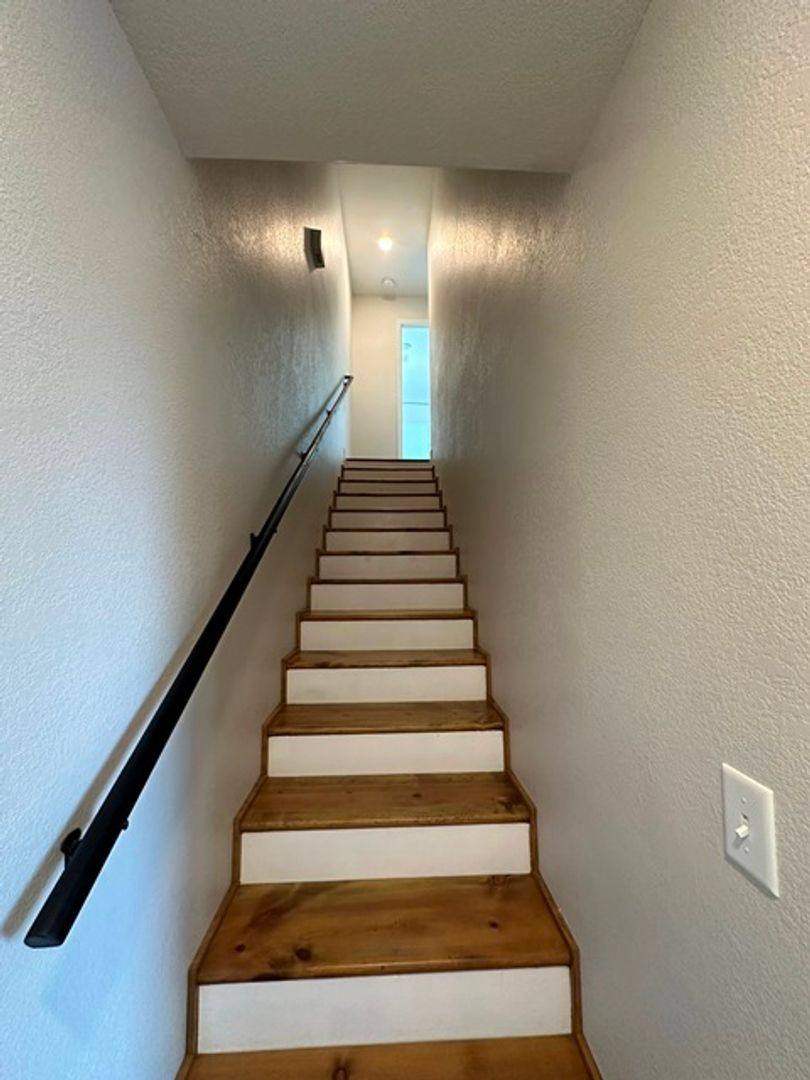 Townhouse for rent at 1716 Lakeview Ave, Klamath Falls, OR 97601
