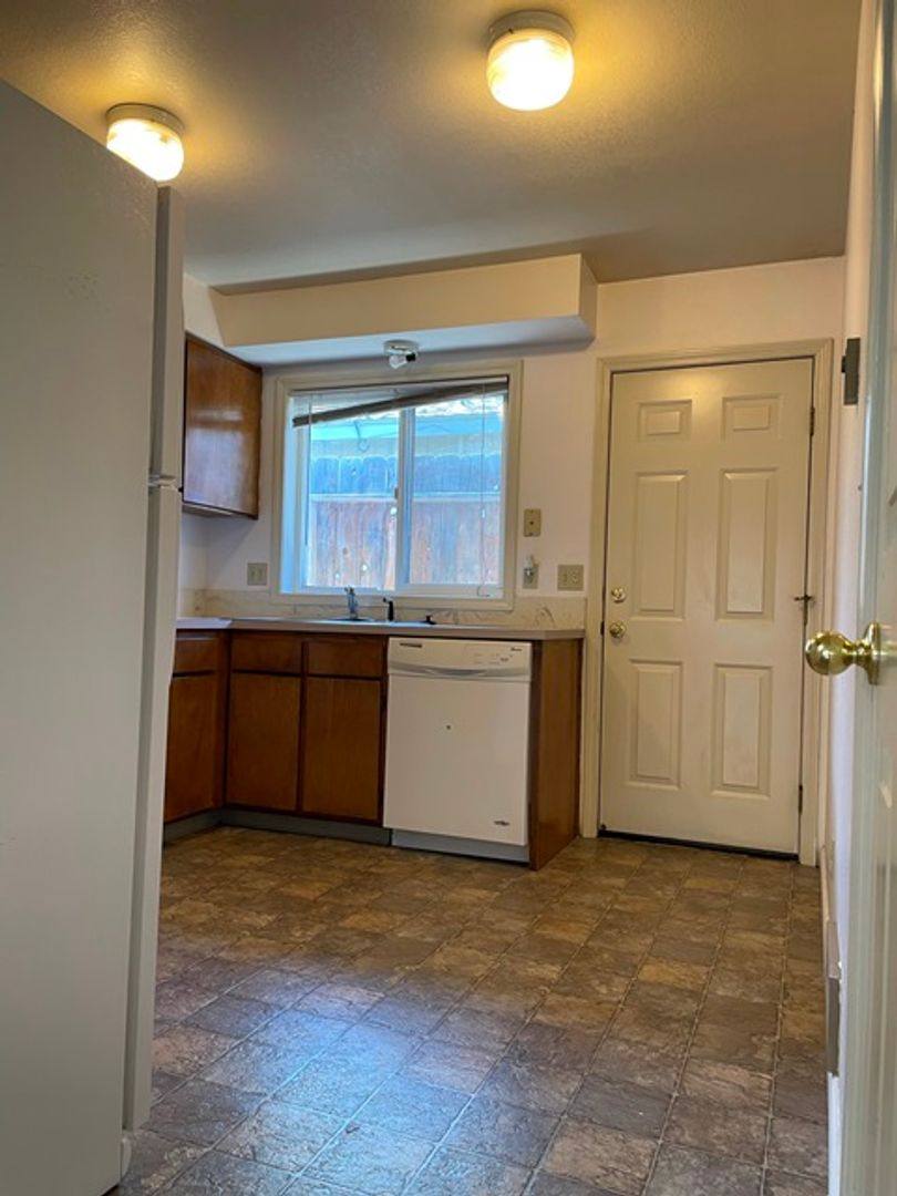 House for rent at 1714 Lakeview Ave, Klamath Falls, OR 97601