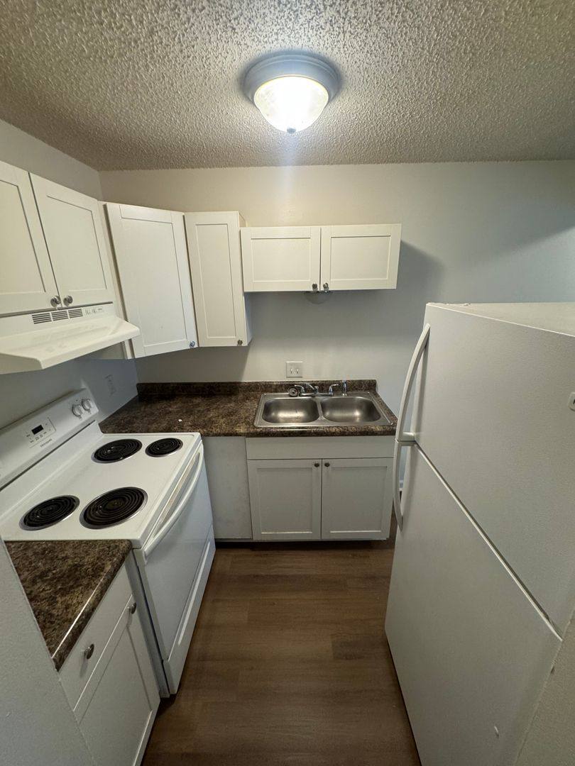 Monterey, 1015 SW Garfield Ave, Topeka, KS 66604 - Apartment for Rent