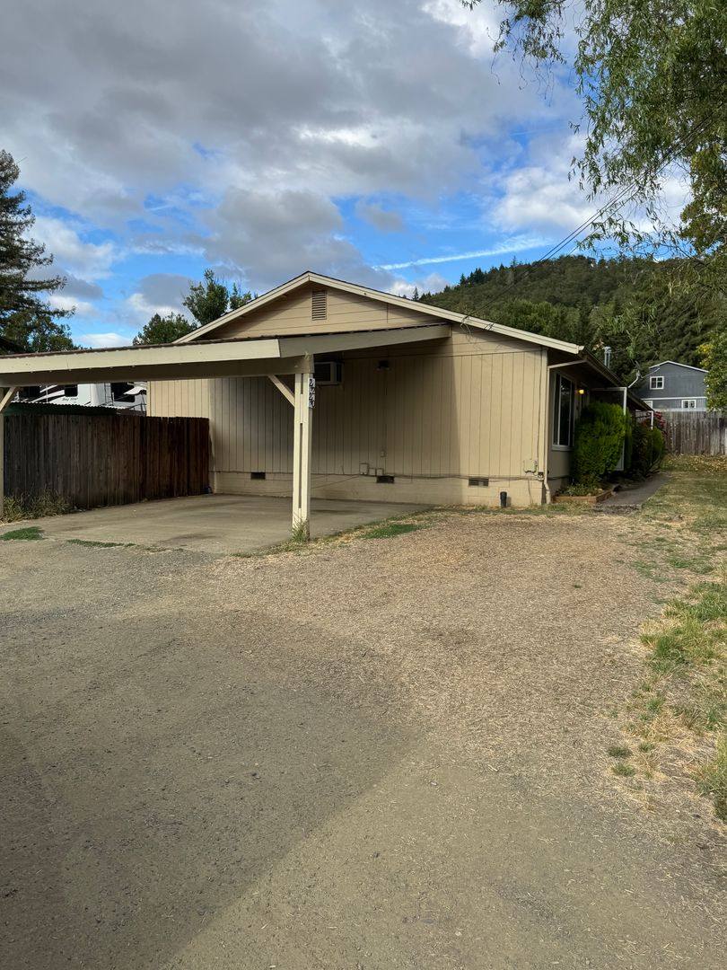 Apartment for rent at 242 Currier Ave, Roseburg, OR 97470