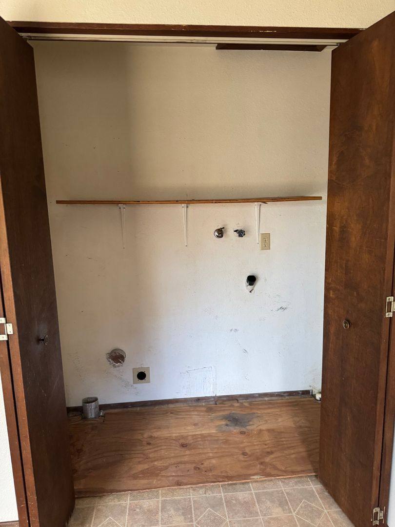 Apartment for rent at 242 Currier Ave, Roseburg, OR 97470