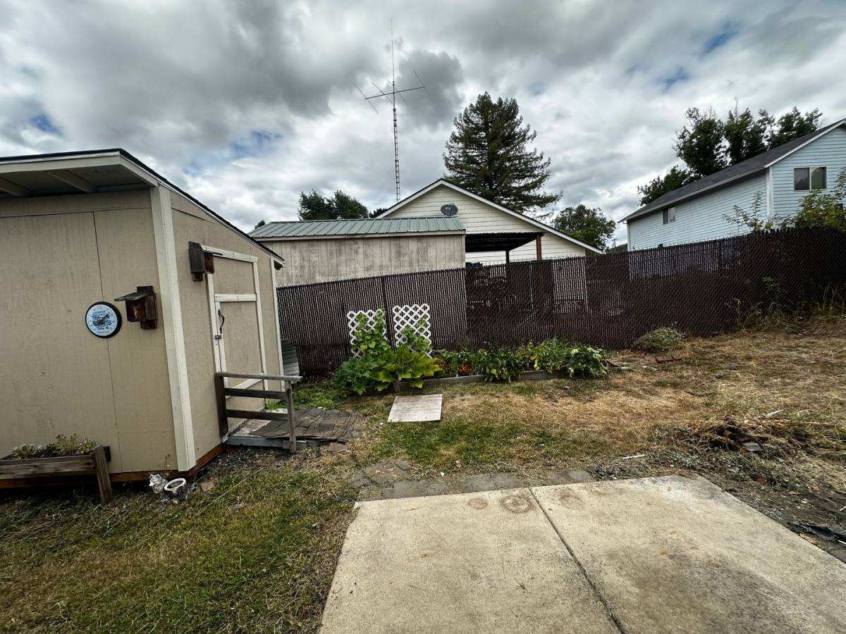 Apartment for rent at 242 Currier Ave, Roseburg, OR 97470