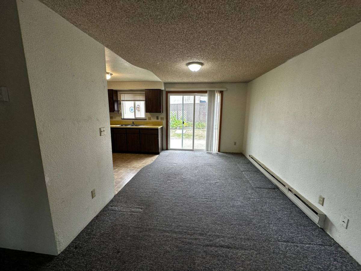 Apartment for rent at 242 Currier Ave, Roseburg, OR 97470