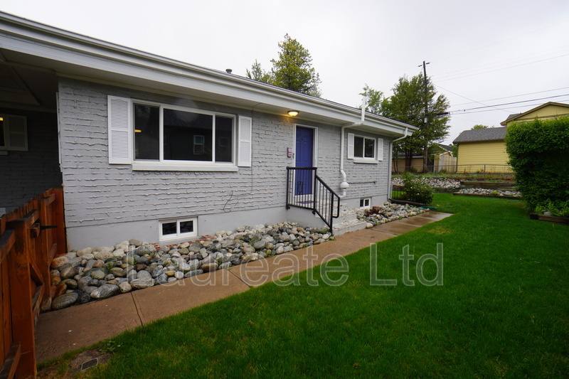 Apartment for rent at 2268 W Maplewood Ave, Littleton, CO 80120