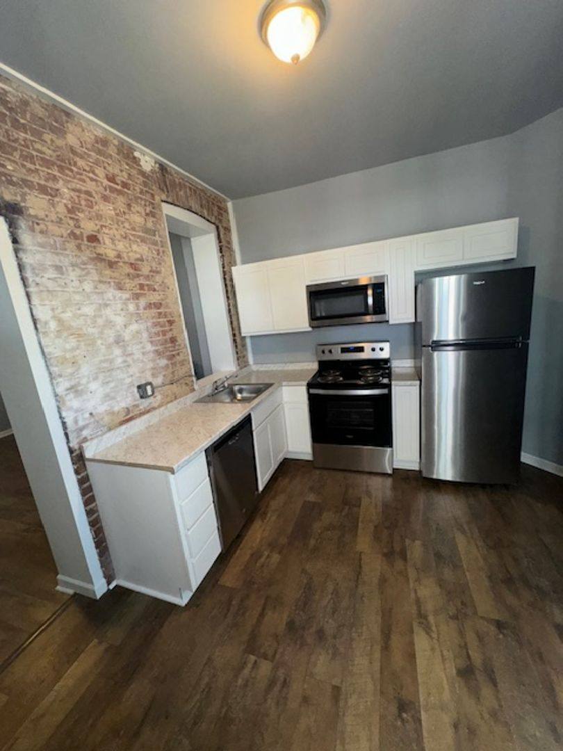 Apartment for rent at 900 Mary St, Evansville, IN 47710