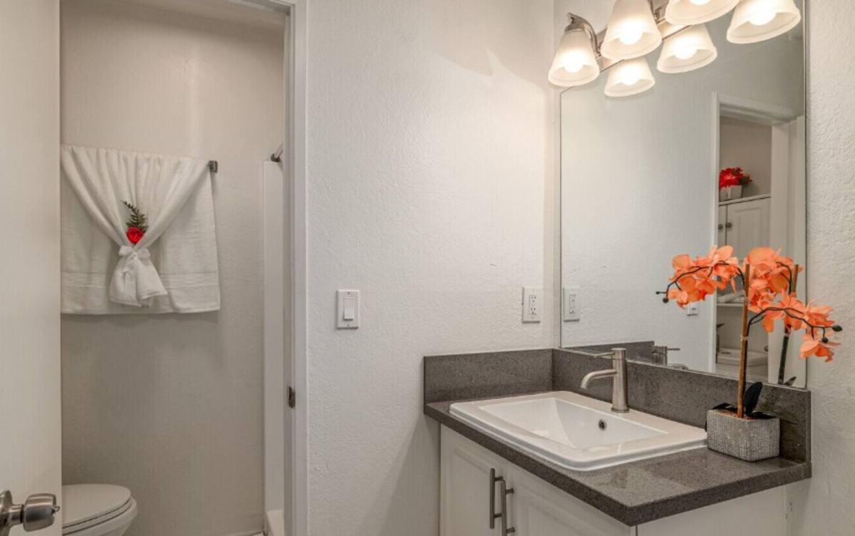 Apartment for rent at 627 S Velare St, Anaheim, CA 92804