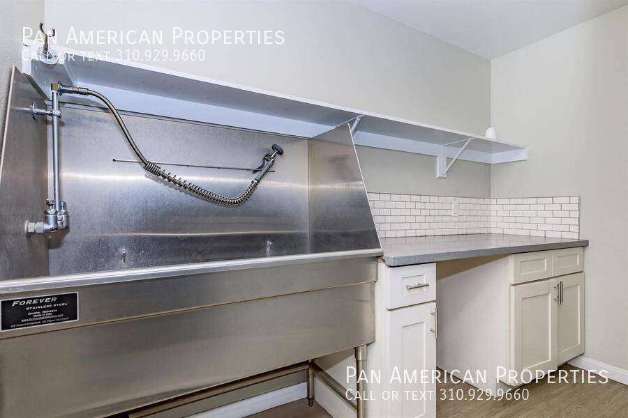 Apartment for rent at 11152 Wallingsford Rd, Los Alamitos, CA 90720