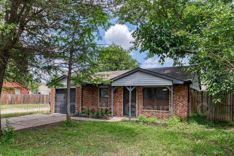 House for rent at 447 Vincent St, Cedar Hill, TX 75104
