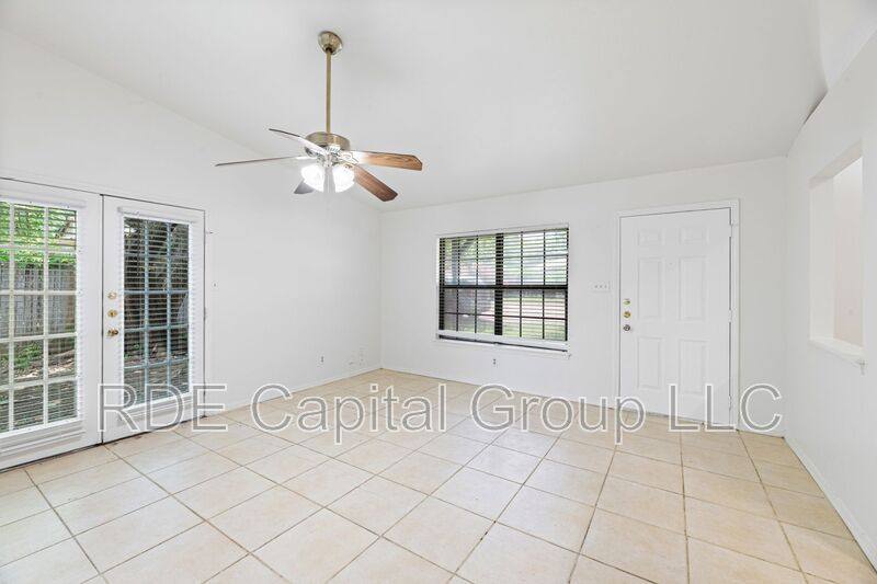 House for rent at 447 Vincent St, Cedar Hill, TX 75104