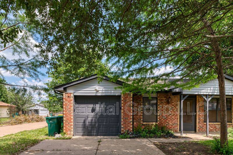 House for rent at 447 Vincent St, Cedar Hill, TX 75104