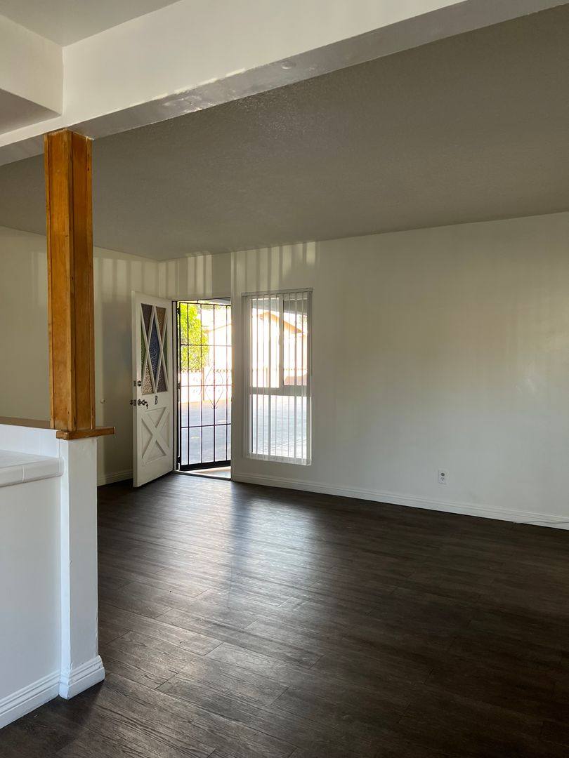Apartment for rent at 10345 San Antonio Ave, South Gate, CA 90280