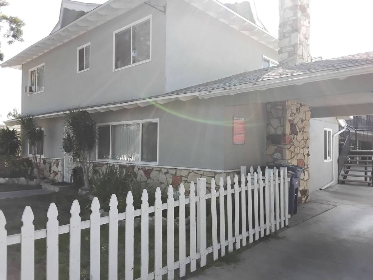 Apartment for rent at 10345 San Antonio Ave, South Gate, CA 90280