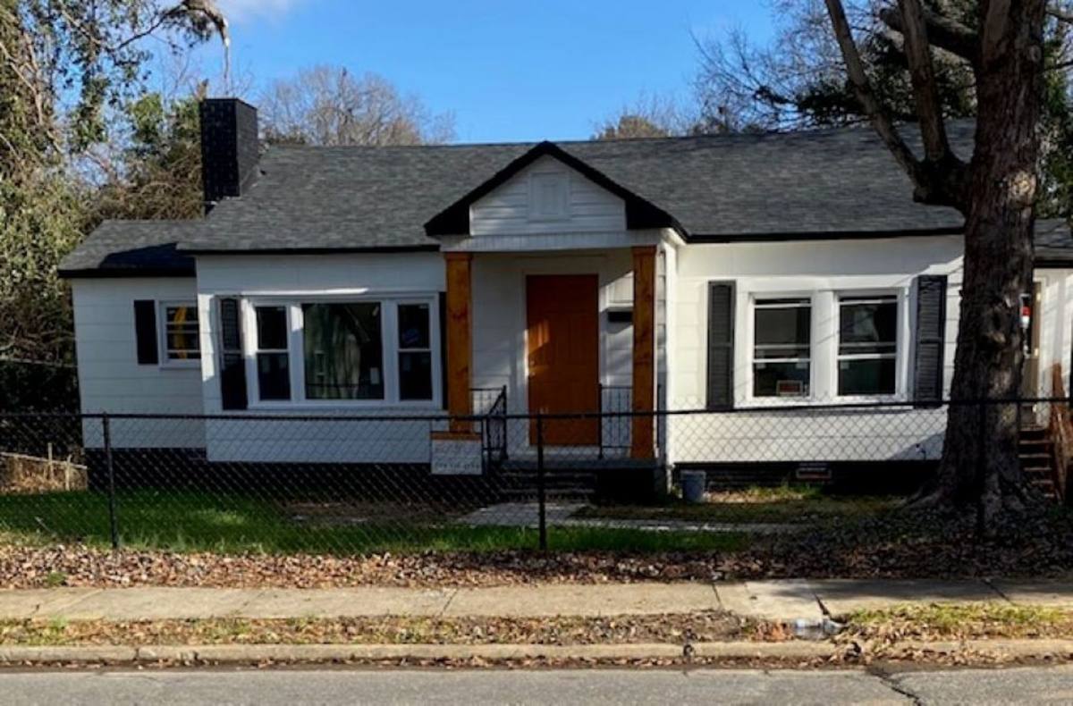 House for rent at 808 N Weldon St, Gastonia, NC 28052