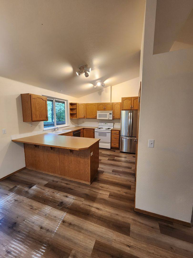 House for rent at 17513 Loop Lane SE, Yelm, WA 98597