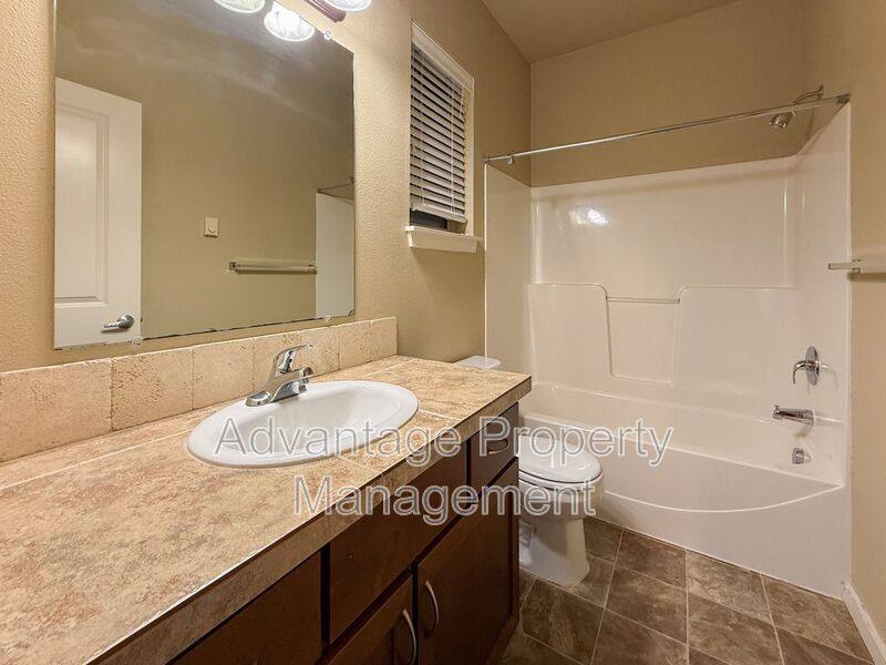 Apartment for rent at 537 N Catron Place #4, Monmouth, OR 97361