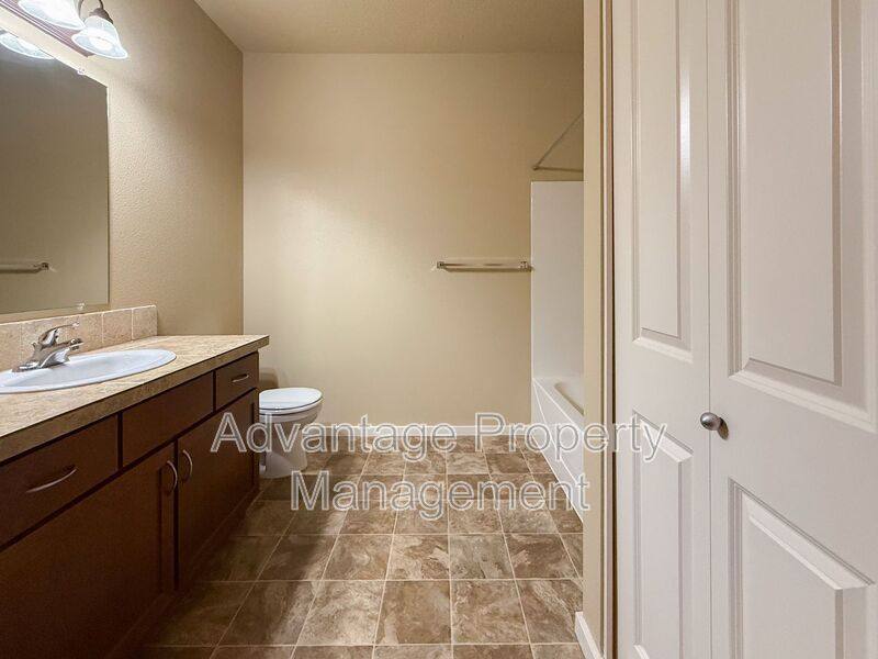 Apartment for rent at 537 N Catron Place #4, Monmouth, OR 97361