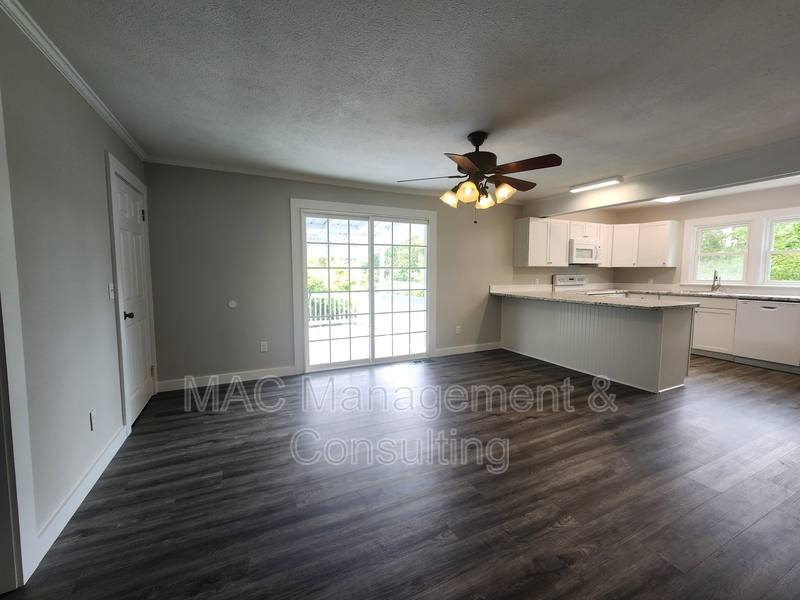 House for rent at 1067 Crescent Dr, Cookeville, TN 38501