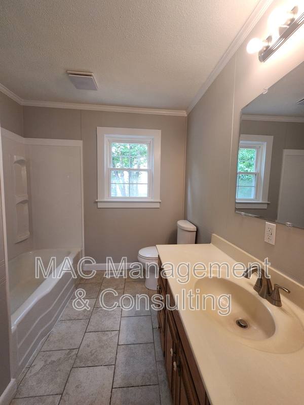 House for rent at 1067 Crescent Dr, Cookeville, TN 38501