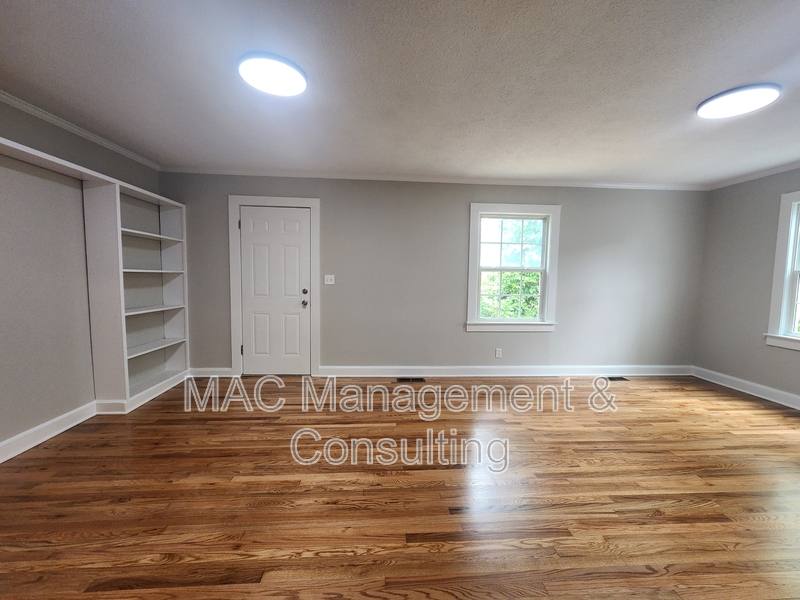 House for rent at 1067 Crescent Dr, Cookeville, TN 38501
