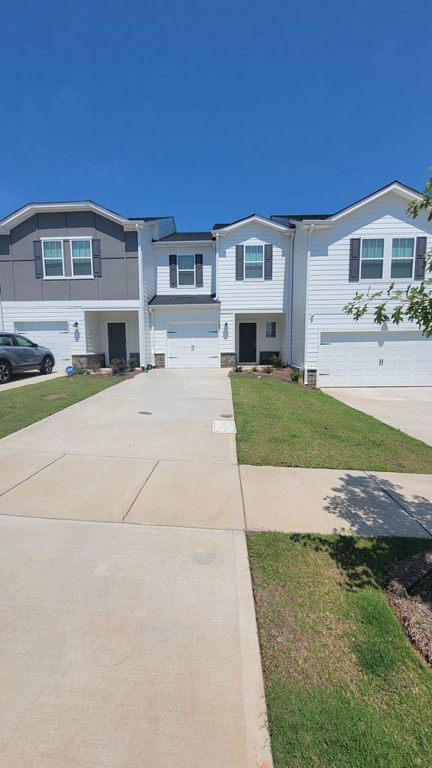 Townhouse for rent at 5220 Brailey Circle Georgetown Crossing, Kannapolis, NC 28081