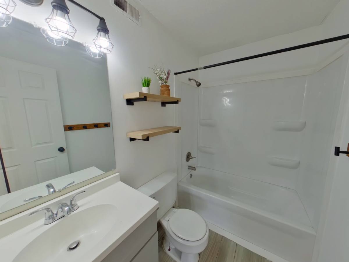 Apartment for rent at 117 N Brunswick, Wichita, KS 67212