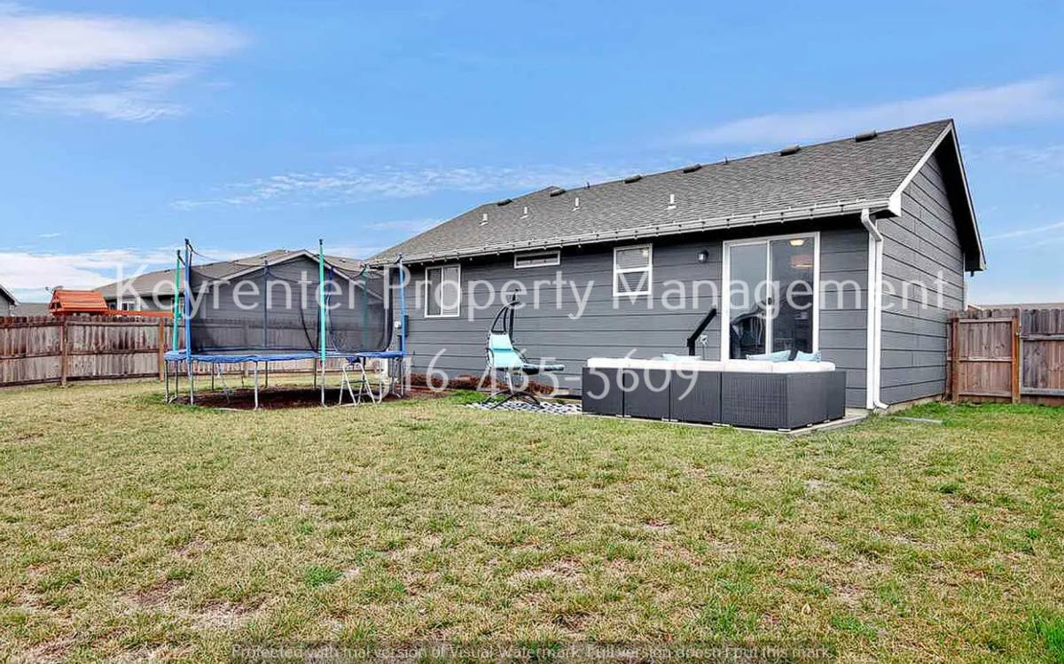 House for rent at 1470 N Aster St, Andover, KS 67002