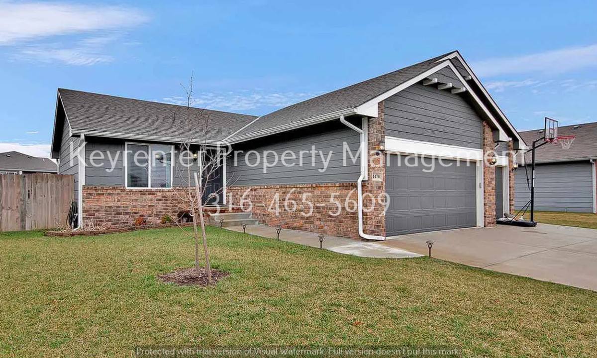 House for rent at 1470 N Aster St, Andover, KS 67002