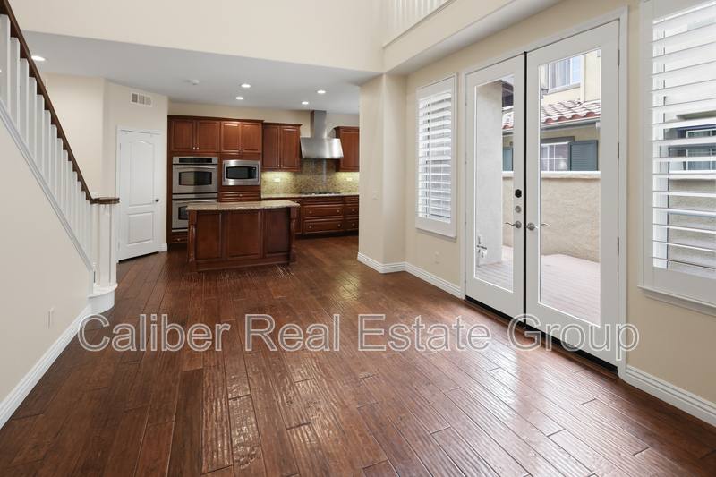 Townhouse for rent at 26 Shadowplay, Irvine, CA 92620