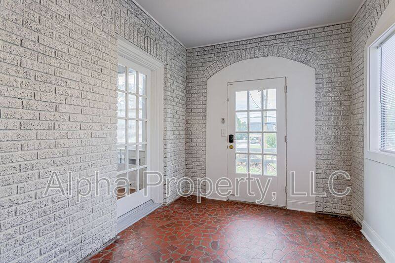 Apartment for rent at 712 Augusta St, Greenville, SC 29605