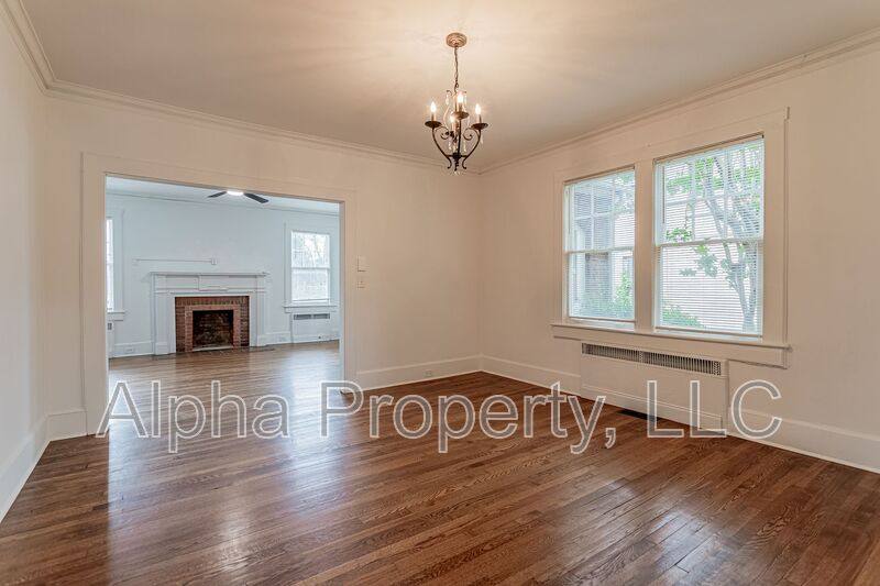 Apartment for rent at 712 Augusta St, Greenville, SC 29605