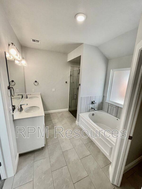 House for rent at 9100 Yassir Blvd, Yukon, OK 73099