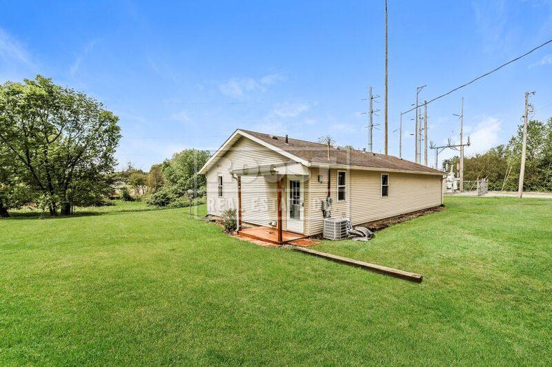 House for rent at 2406 Springfield-Xenia Rd, Springfield, OH 45506