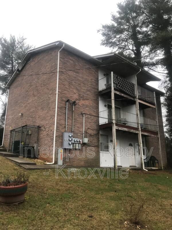 Apartment for rent at 5611 Lon Roberts Dr #5, Knoxville, TN 37918