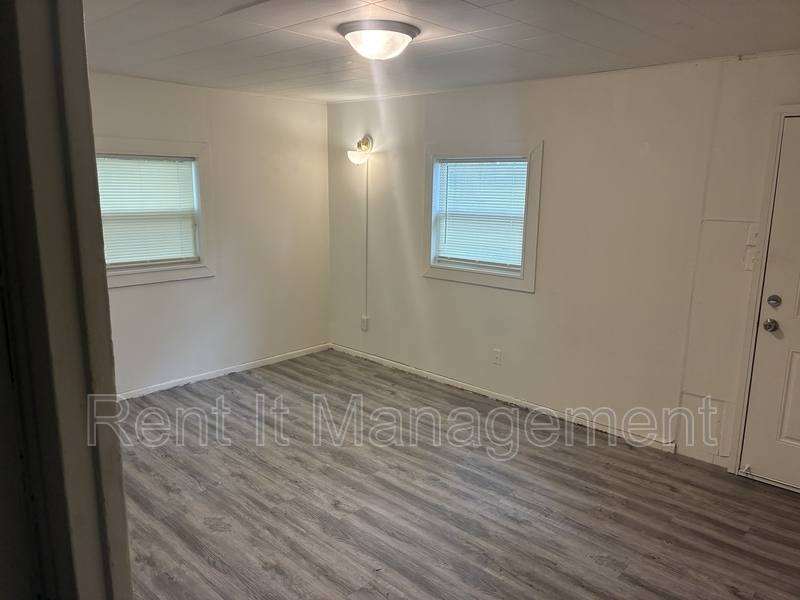 Apartment for rent at 2305 John A Creighton Blvd, Omaha, NE 68111