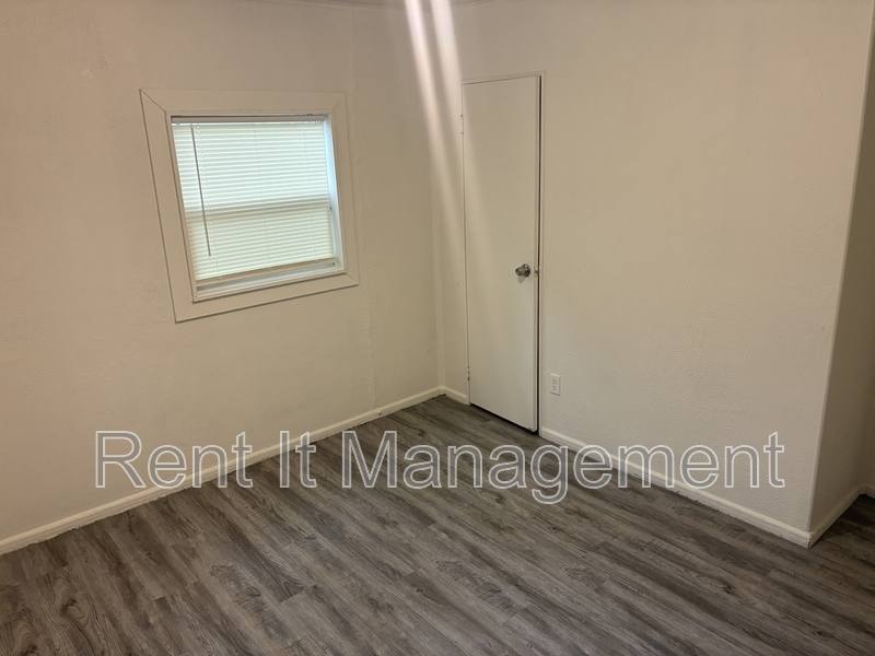 Apartment for rent at 2305 John A Creighton Blvd, Omaha, NE 68111