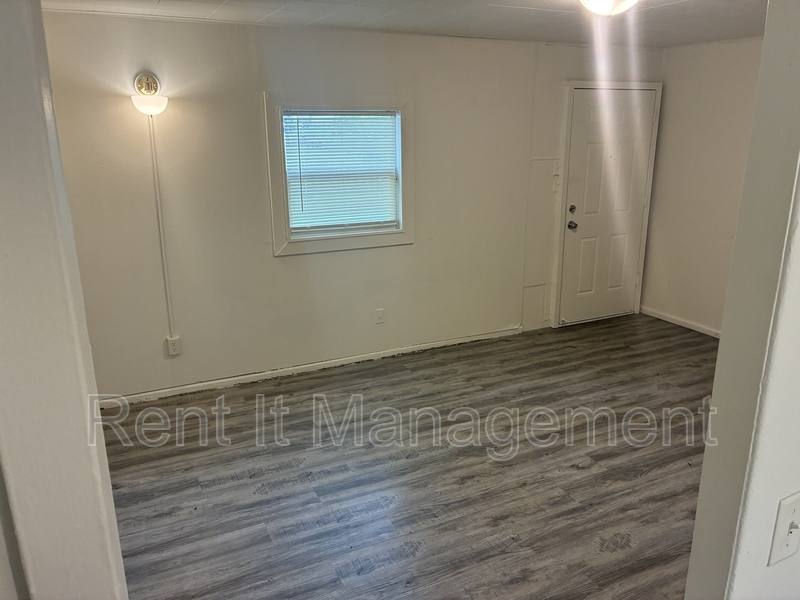 Apartment for rent at 2305 John A Creighton Blvd, Omaha, NE 68111