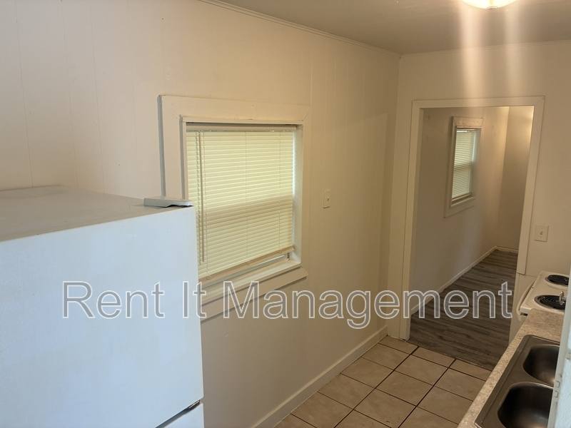 Apartment for rent at 2305 John A Creighton Blvd, Omaha, NE 68111