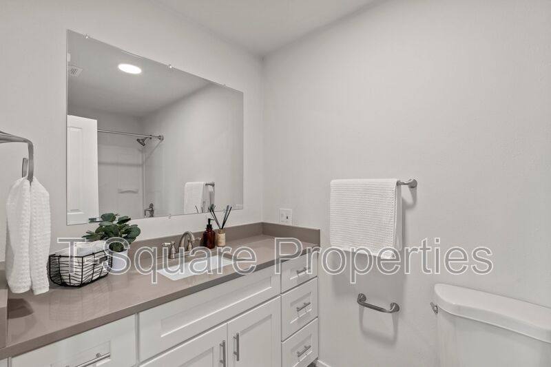 Condo for rent at 2918 Nassau St #205, Everett, WA 98201