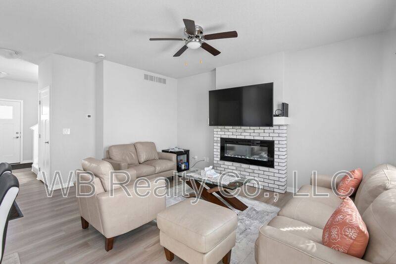 House for rent at 4736 NW 167th St, Urbandale, IA 50323