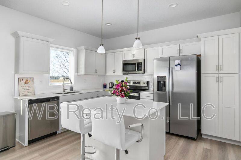 House for rent at 4736 NW 167th St, Urbandale, IA 50323