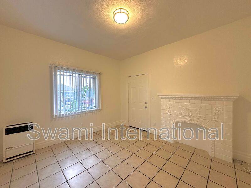 House for rent at 932 W 62nd St, Los Angeles, CA 90044