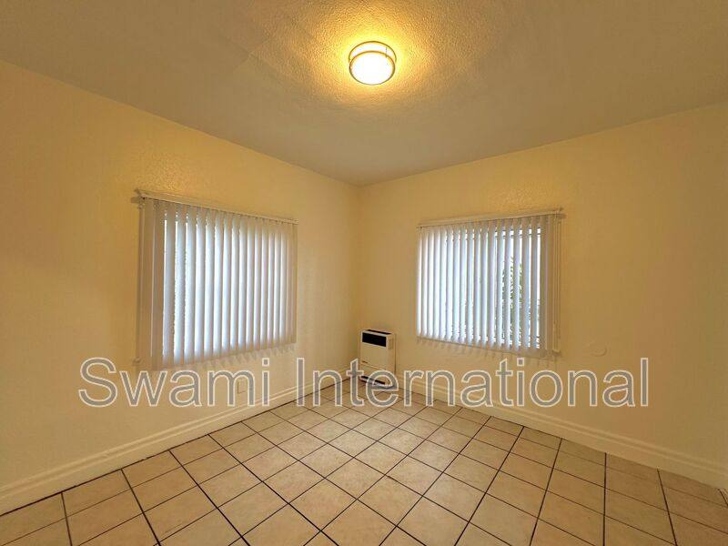 House for rent at 932 W 62nd St, Los Angeles, CA 90044