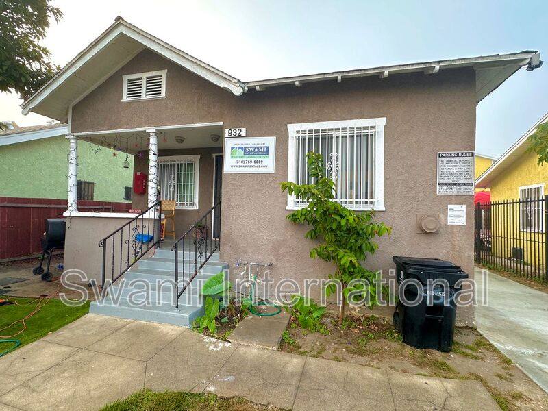House for rent at 932 W 62nd St, Los Angeles, CA 90044